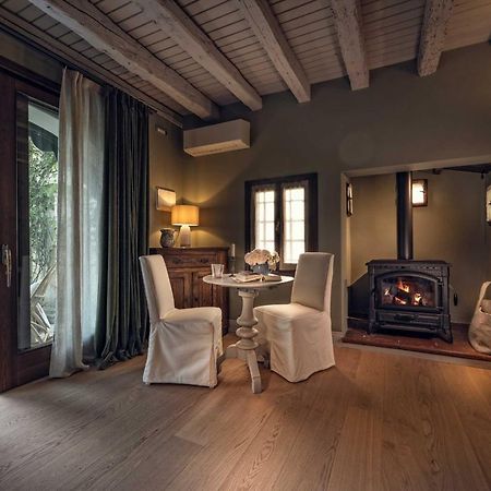 カザーレ・スル・シーレ Dimora Di Campagna Bed & Breakfast エクステリア 写真