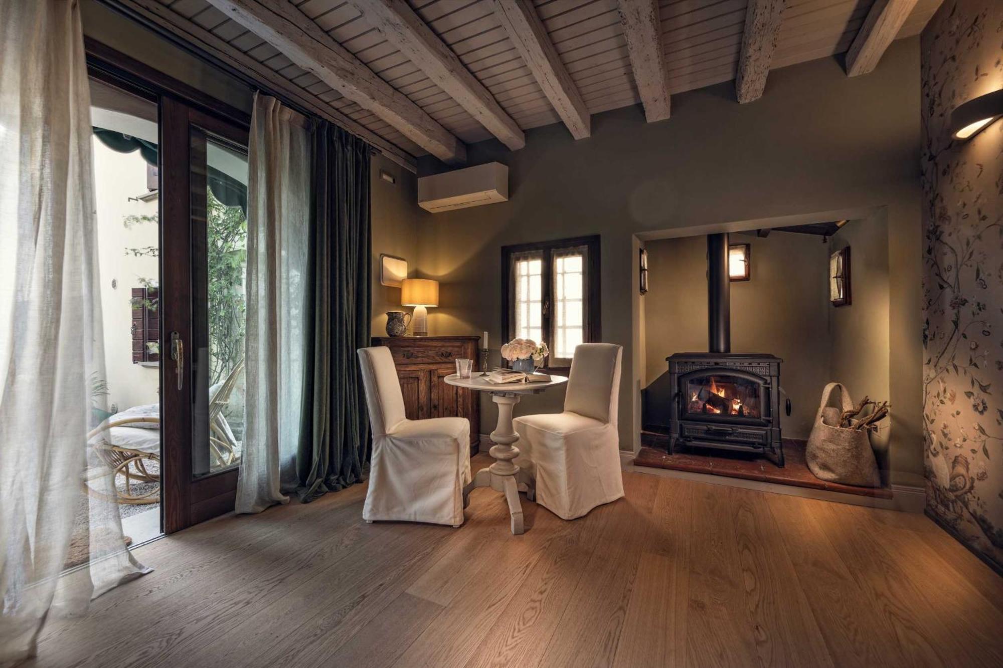 カザーレ・スル・シーレ Dimora Di Campagna Bed & Breakfast エクステリア 写真